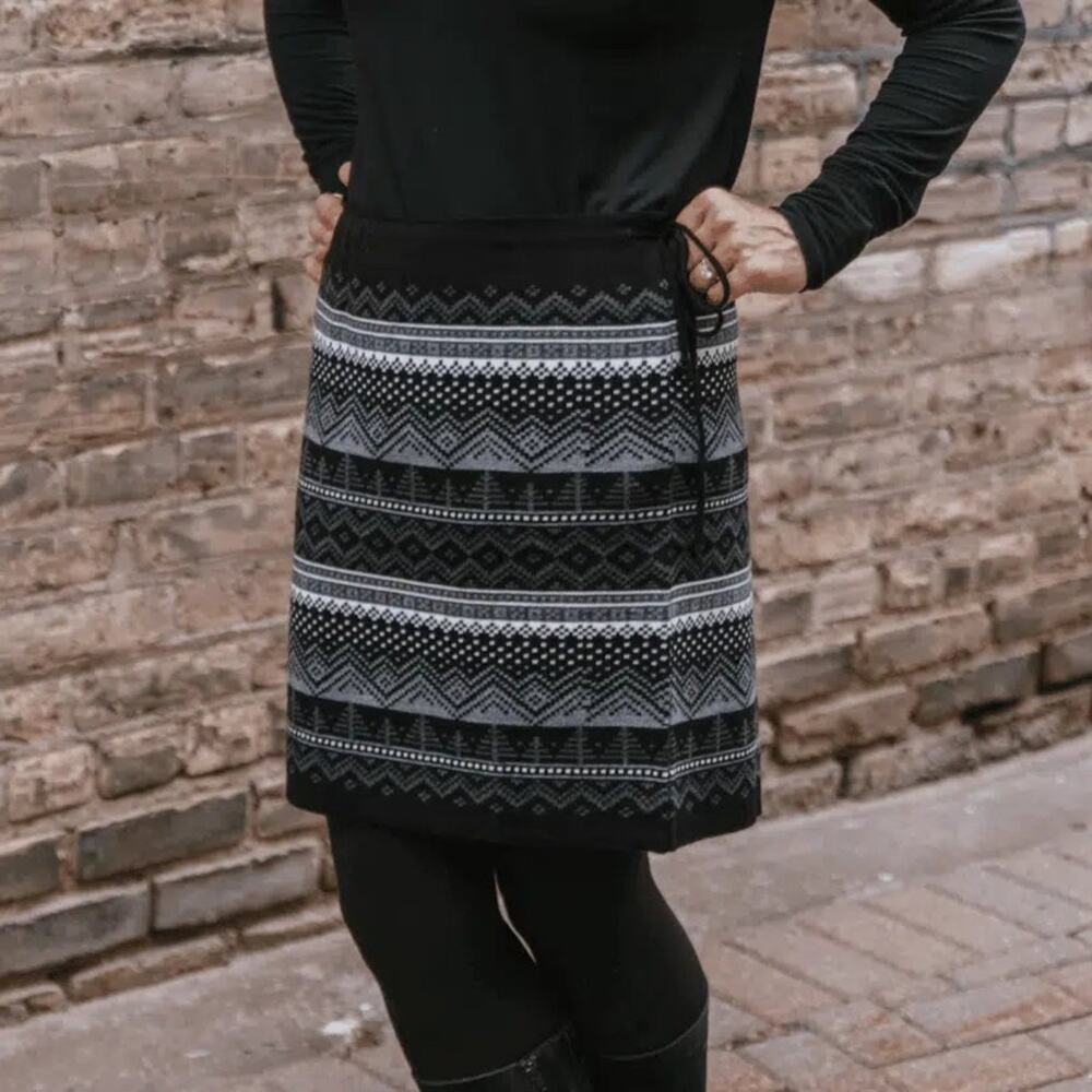 NWT Heim-Made Short Nordic Merino Knit Skirt Wool Blend Black And White Size XL